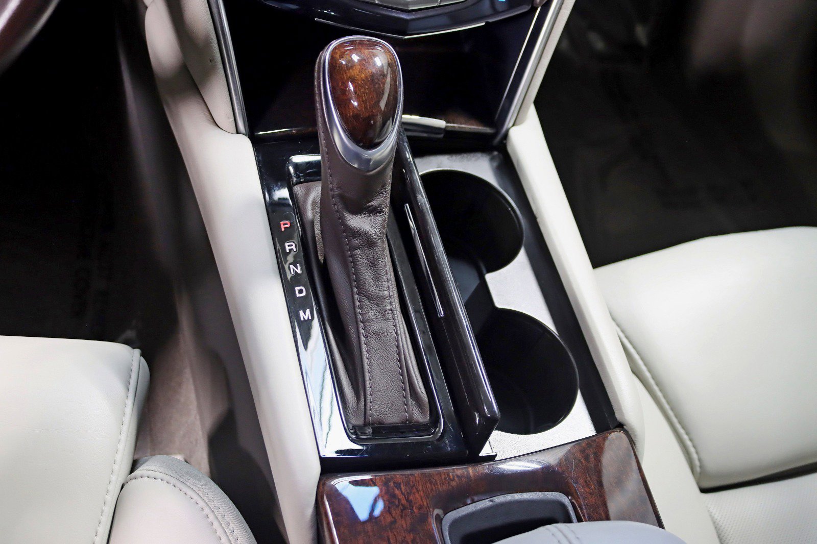 Used 2015 Cadillac XTS Platinum image 23