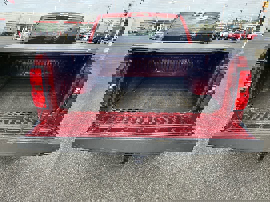 Used 2018 Chevrolet Silverado 1500 LT w/ LT Eassist Package image 22