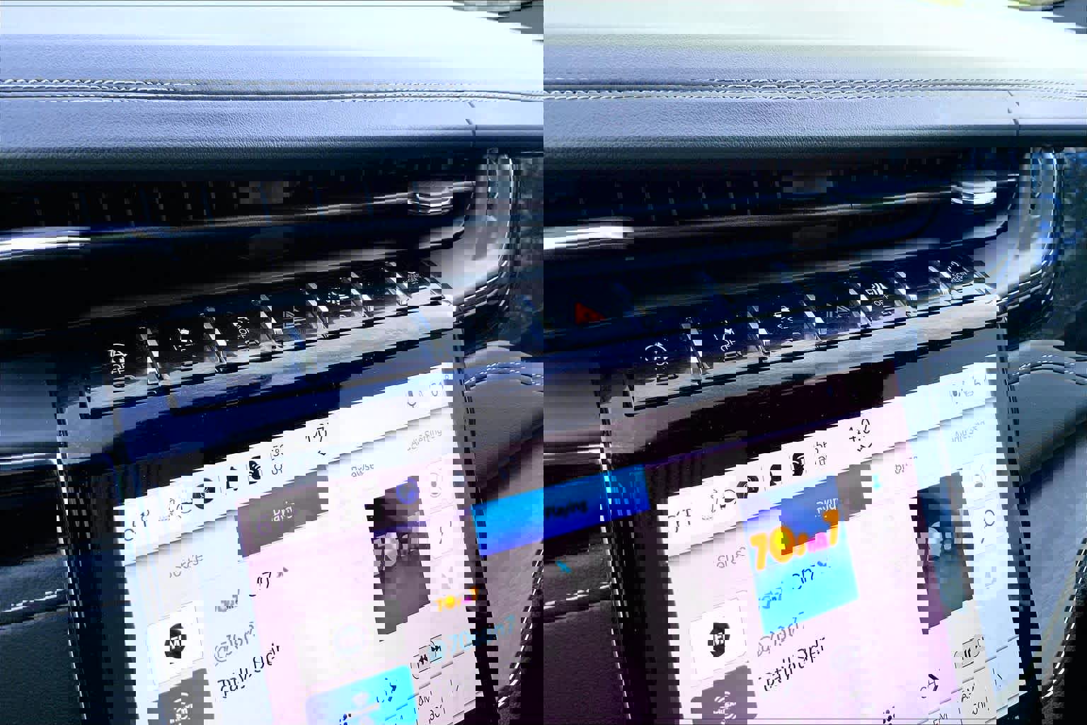 Used 2024 Jeep Grand Cherokee L Overland w/ Trailer Tow Package image 70