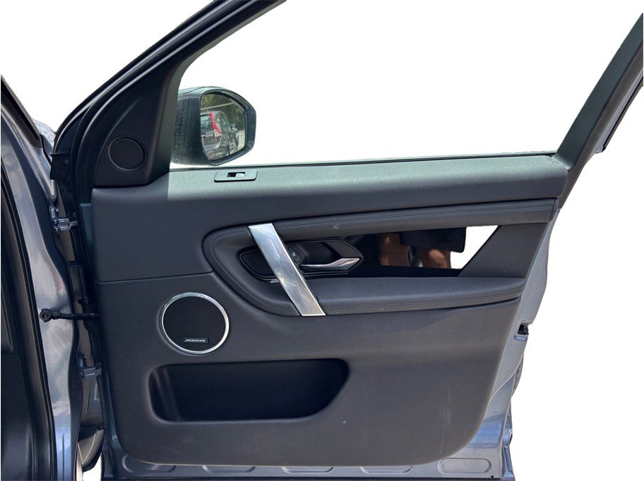 Used 2021 Land Rover Discovery Sport SE image 46