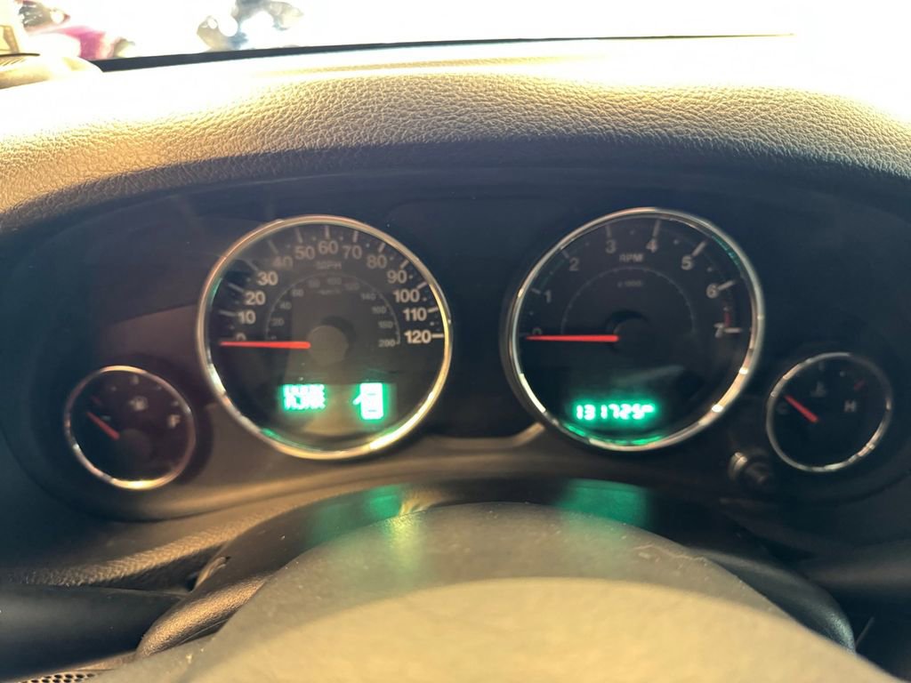 Used 2018 Jeep Wrangler Unlimited Sahara w/ Max Tow Package image 14