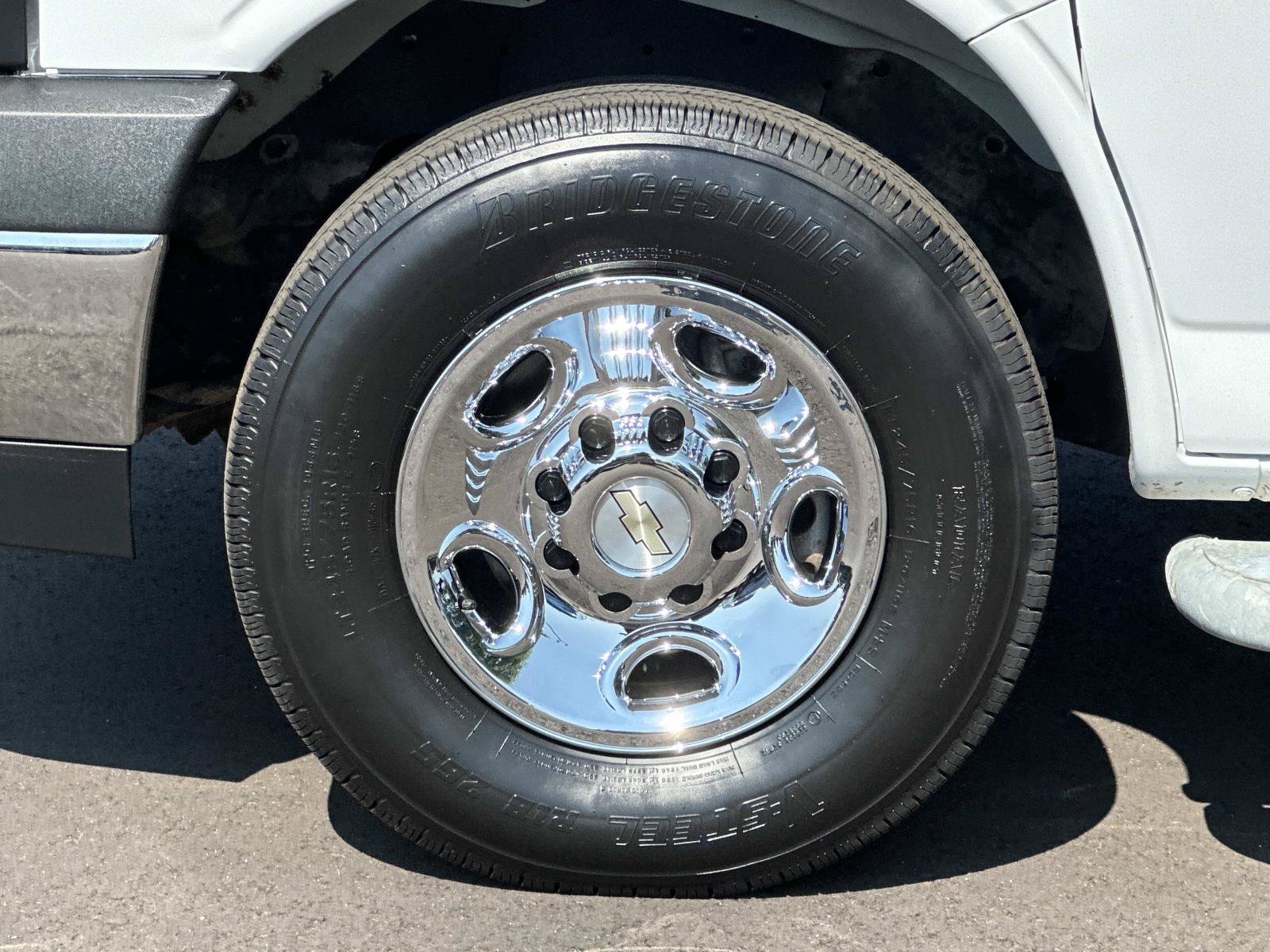 Certified 2025 Chevrolet Express 2500 w/ Driver Convenience Package RWD image 8
