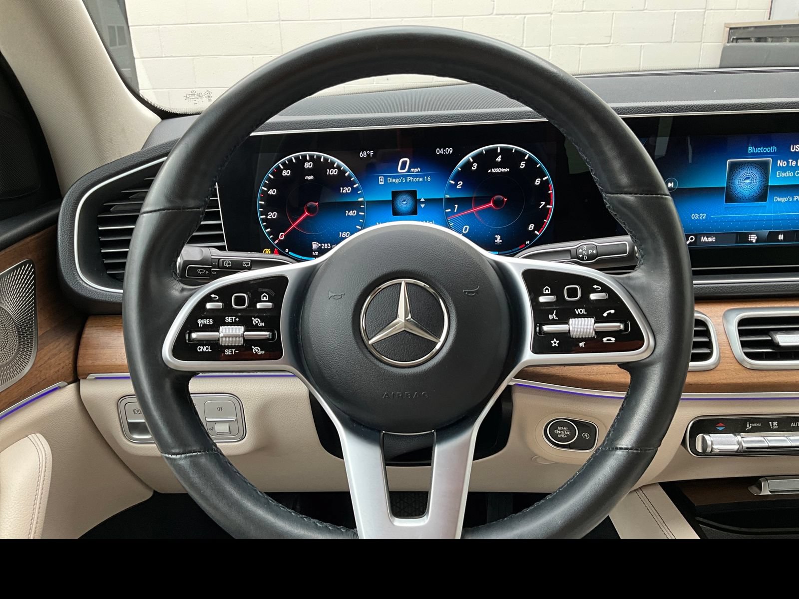 Used 2022 Mercedes-Benz GLE 350 4MATIC image 3