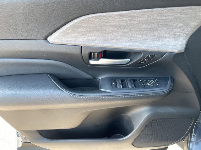 Certified 2024 Toyota Grand Highlander AWD image 12