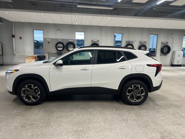 New 2026 Chevrolet Trax LT w/ Driver Confidence Package FWD image 9