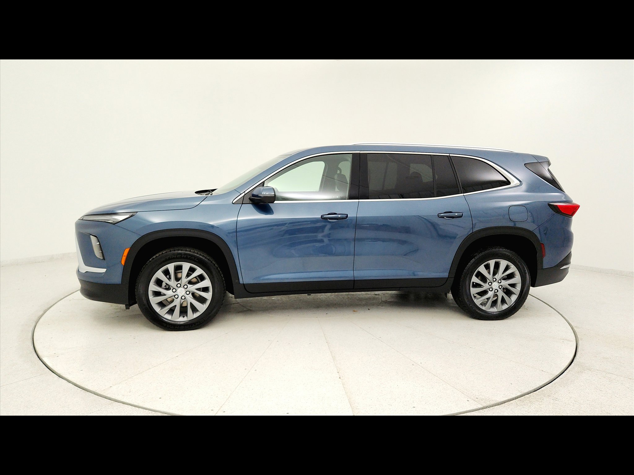 Used 2025 Buick Enclave Preferred image 1