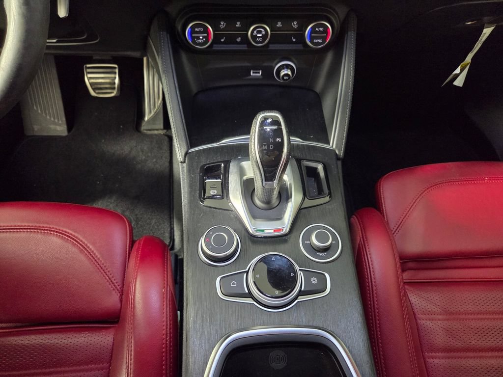 Used 2023 Alfa Romeo Stelvio Sprint RWD image 12