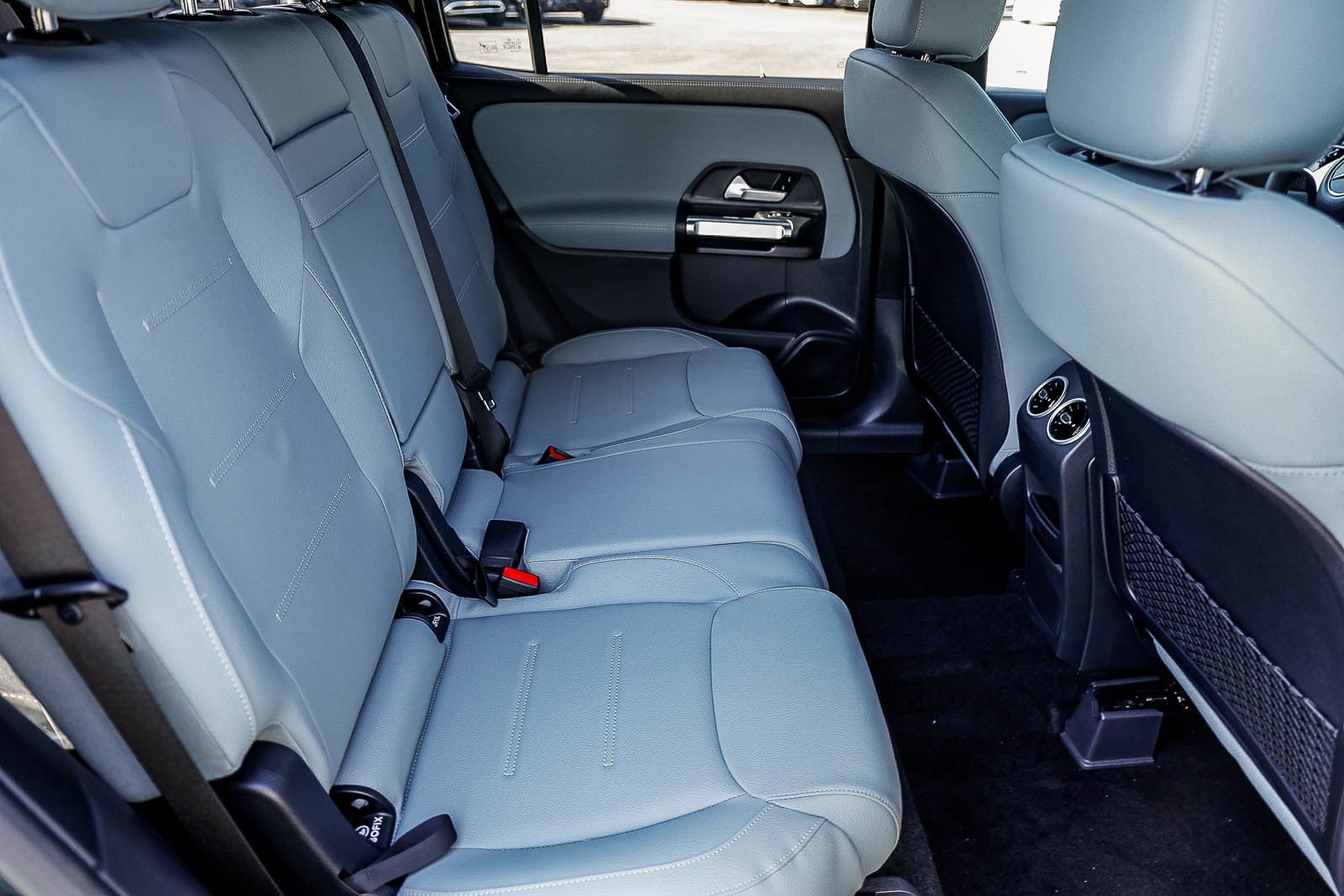 New 2026 Mercedes-Benz GLB 250 image 17