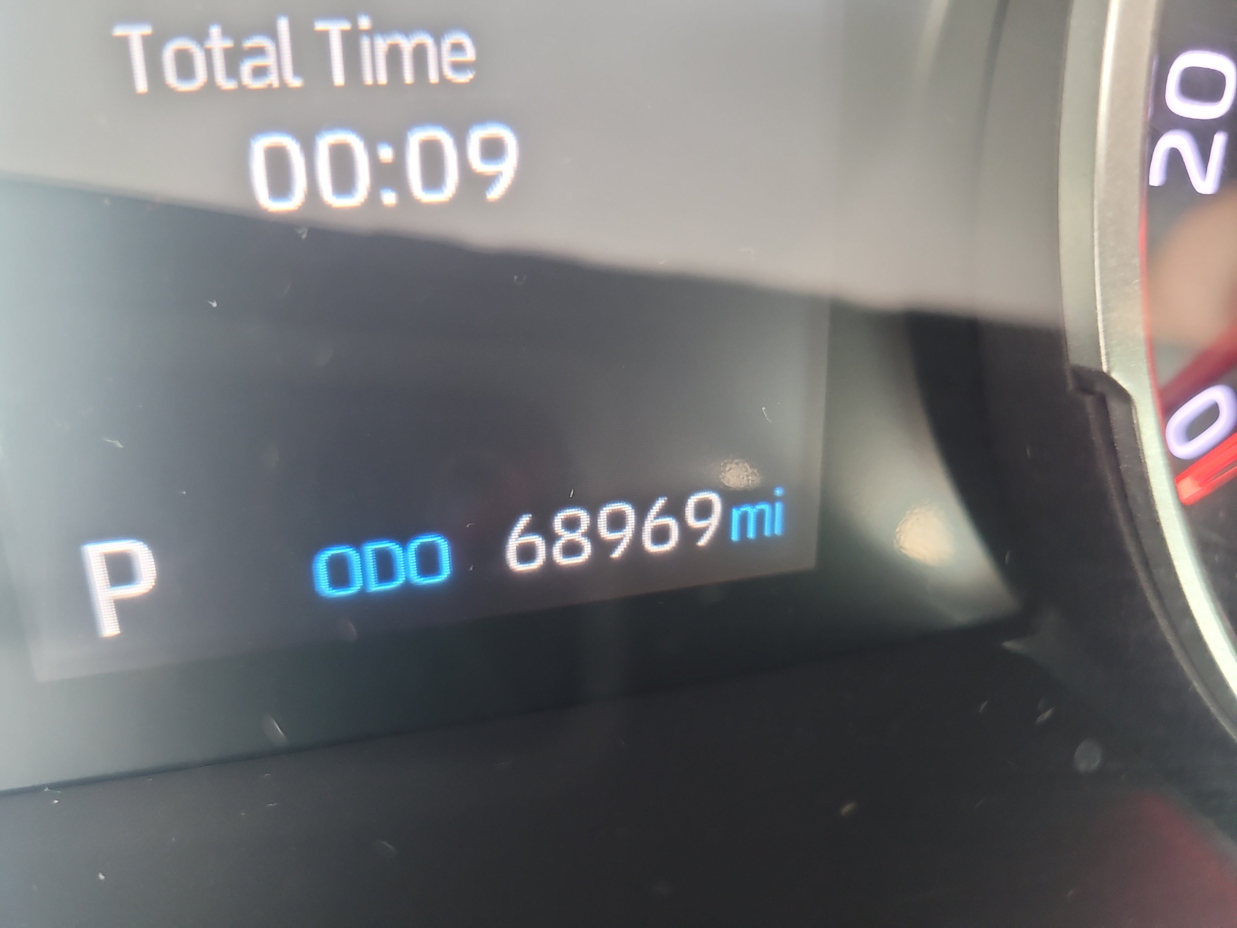 Used 2020 Toyota RAV4 XLE Premium FWD image 32