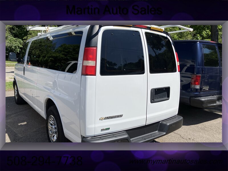 Used 2010 Chevrolet Express 1500 AWD w/ Power Package image 2