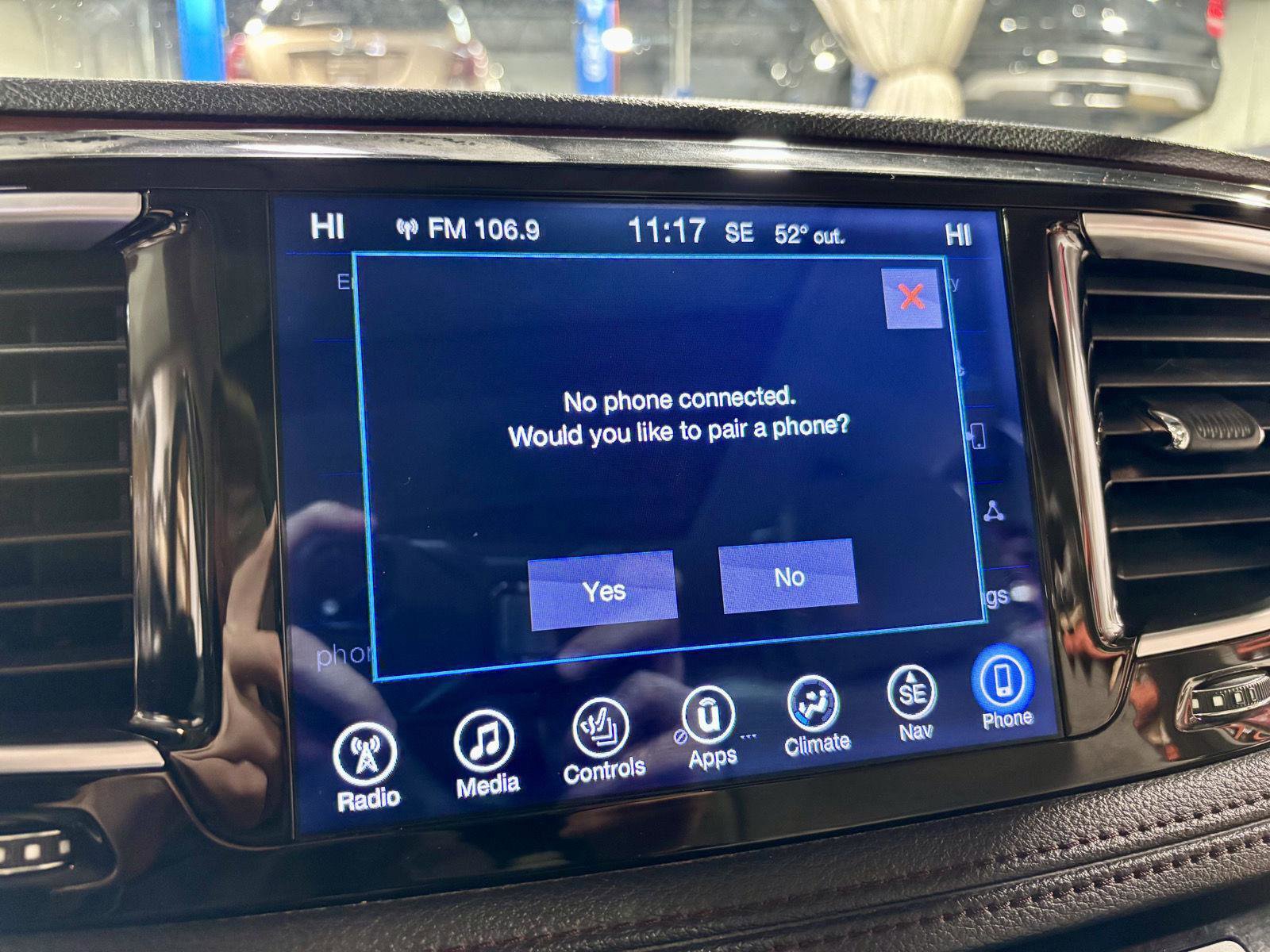 Used 2017 Chrysler Pacifica Limited w/ UConnect Theater Package image 14