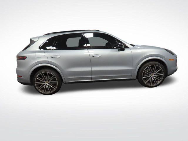 Used 2022 Porsche Cayenne S AWD/4WD image 32