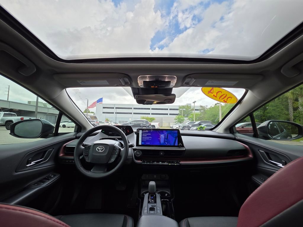 Used 2024 Toyota Prius Prime FWD image 4