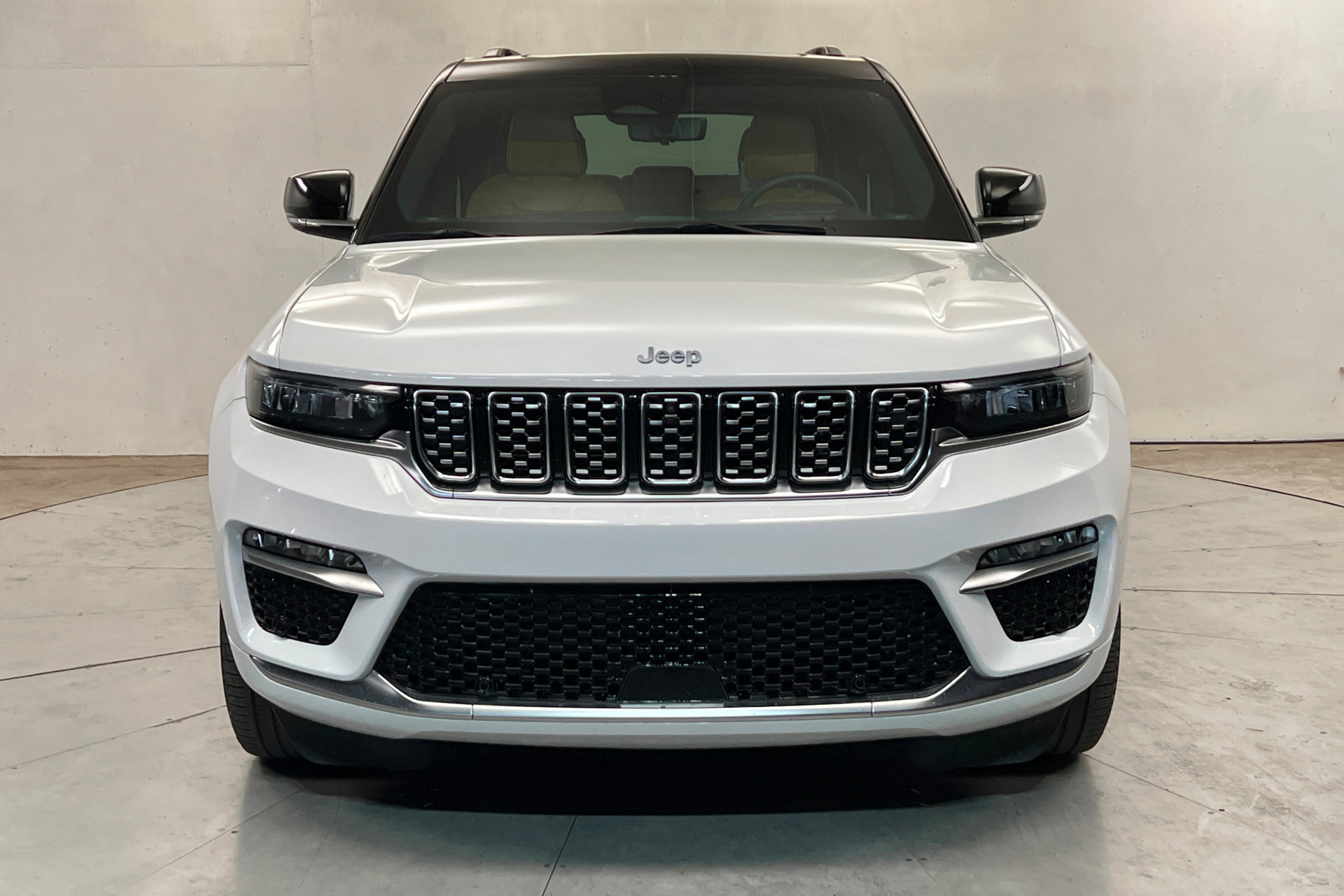 Used 2024 Jeep Grand Cherokee Summit w/ Advanced Protech Group IV AWD/4WD image 9
