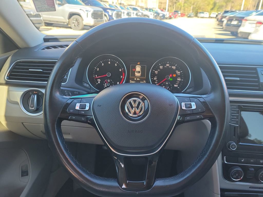 Used 2019 Volkswagen Passat 2.0T Wolfsburg w/ Wheels & Sunroof Package image 25