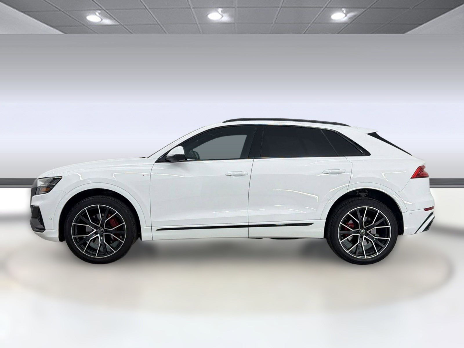 Used 2023 Audi Q8 Premium Plus image 2