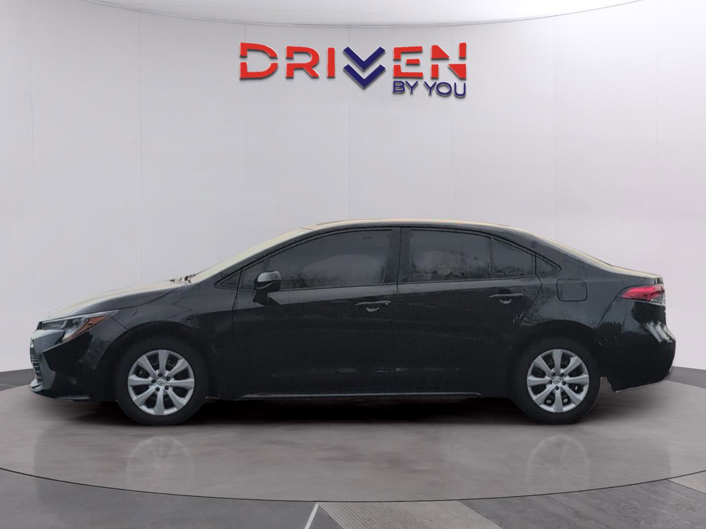 Used 2024 Toyota Corolla LE image 2