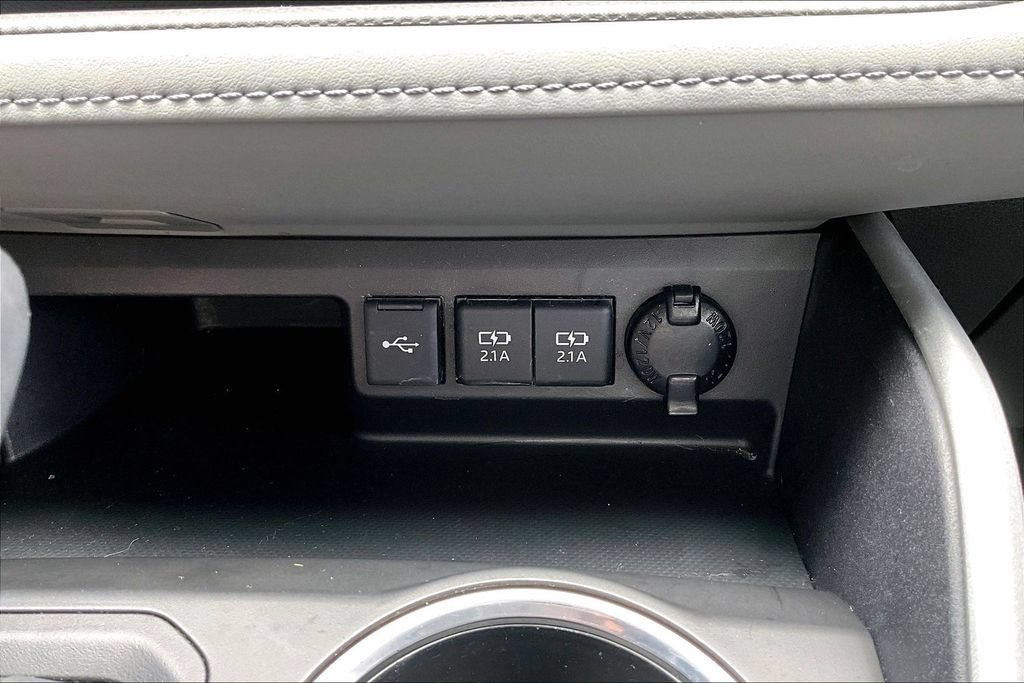 Certified 2020 Toyota Highlander XLE FWD image 18