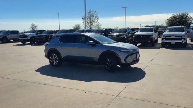 New 2026 Chevrolet Equinox EV LT image 3