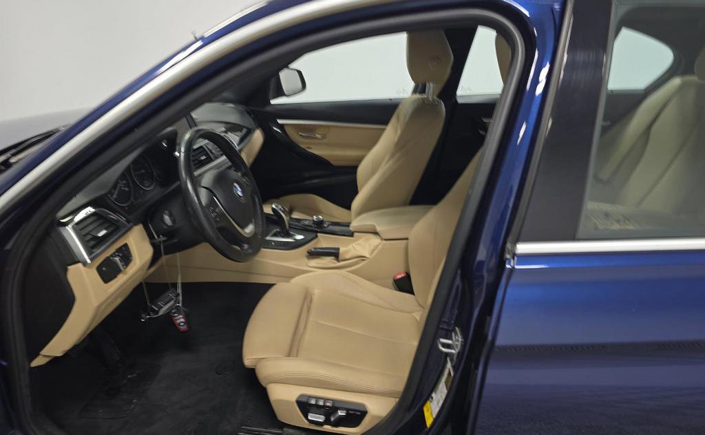 Used 2017 BMW 330i Sedan image 10