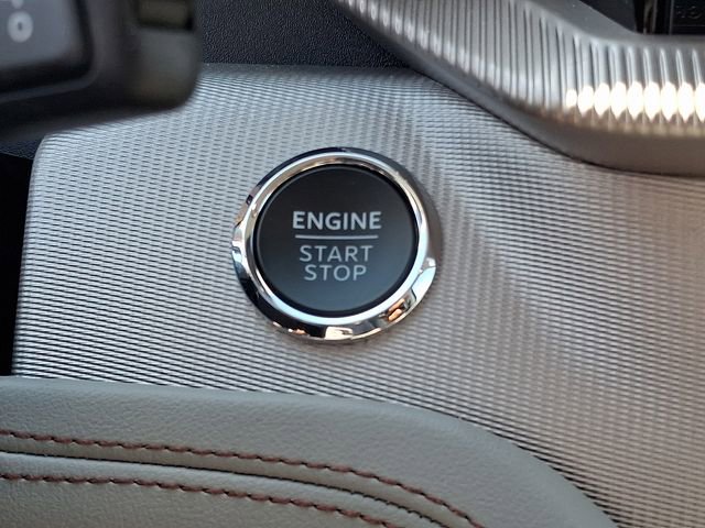 Used 2025 Ford Explorer Active w/ Active Comfort Package RWD image 18
