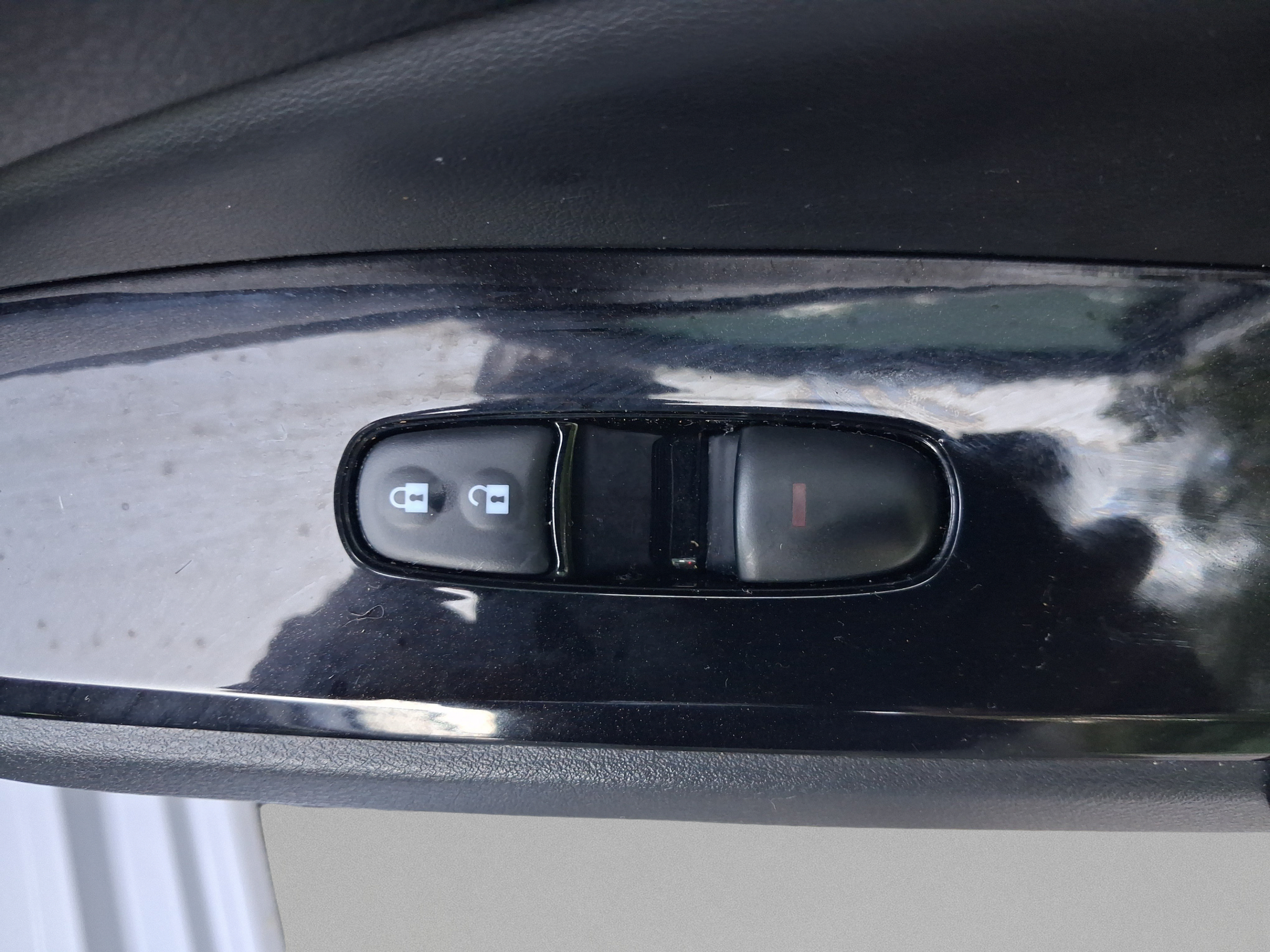 Used 2024 Nissan Altima 2.5 SR FWD image 34