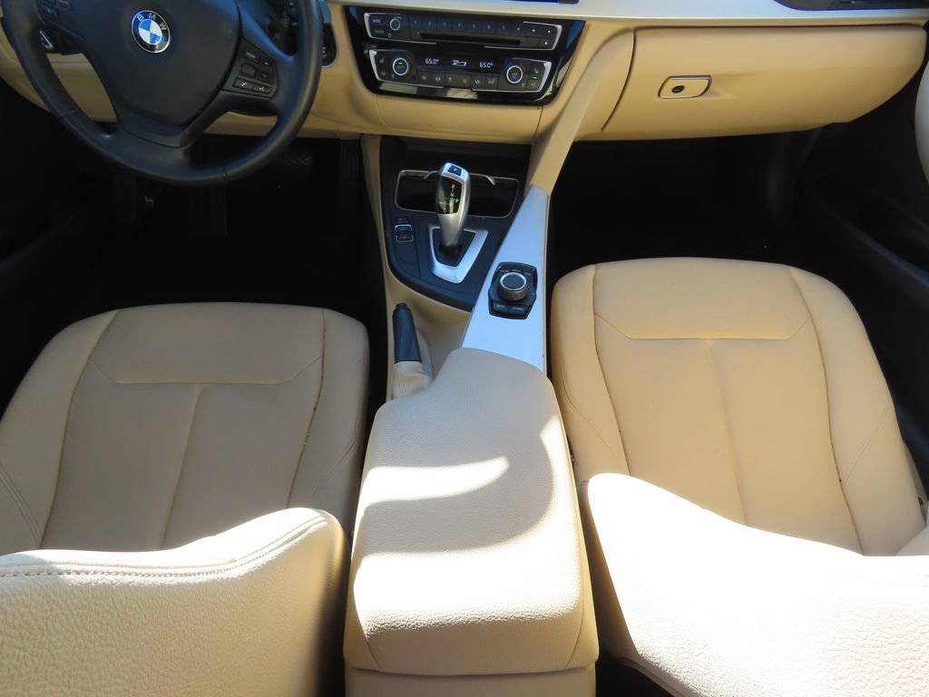 Used 2018 BMW 320i Sedan image 9