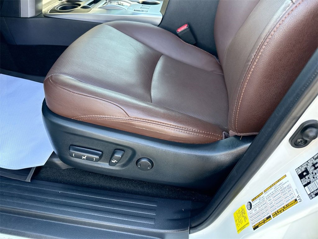 Used 2022 Toyota 4Runner Limited image 18