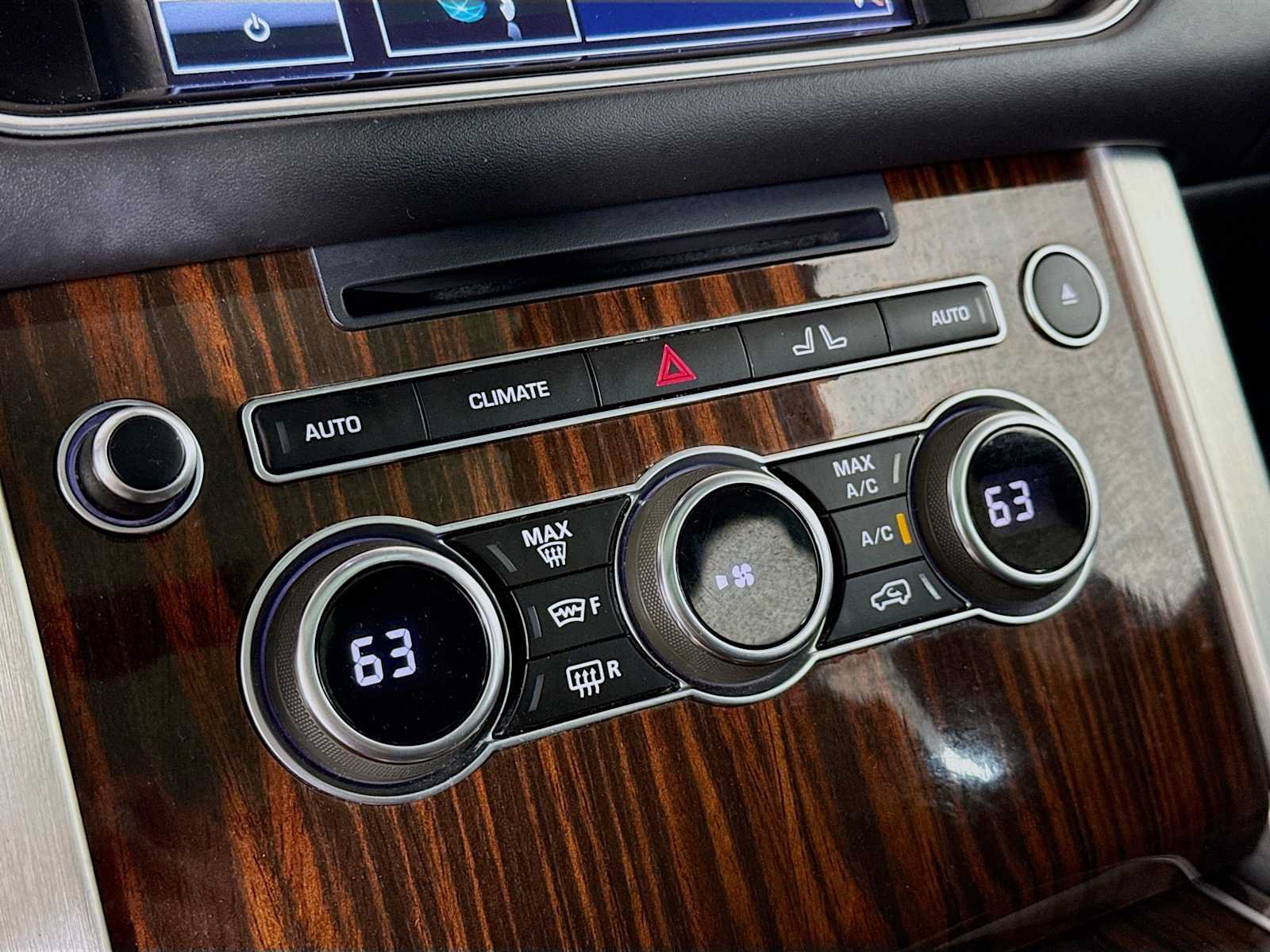 Used 2015 Land Rover Range Rover Supercharged AWD/4WD image 15