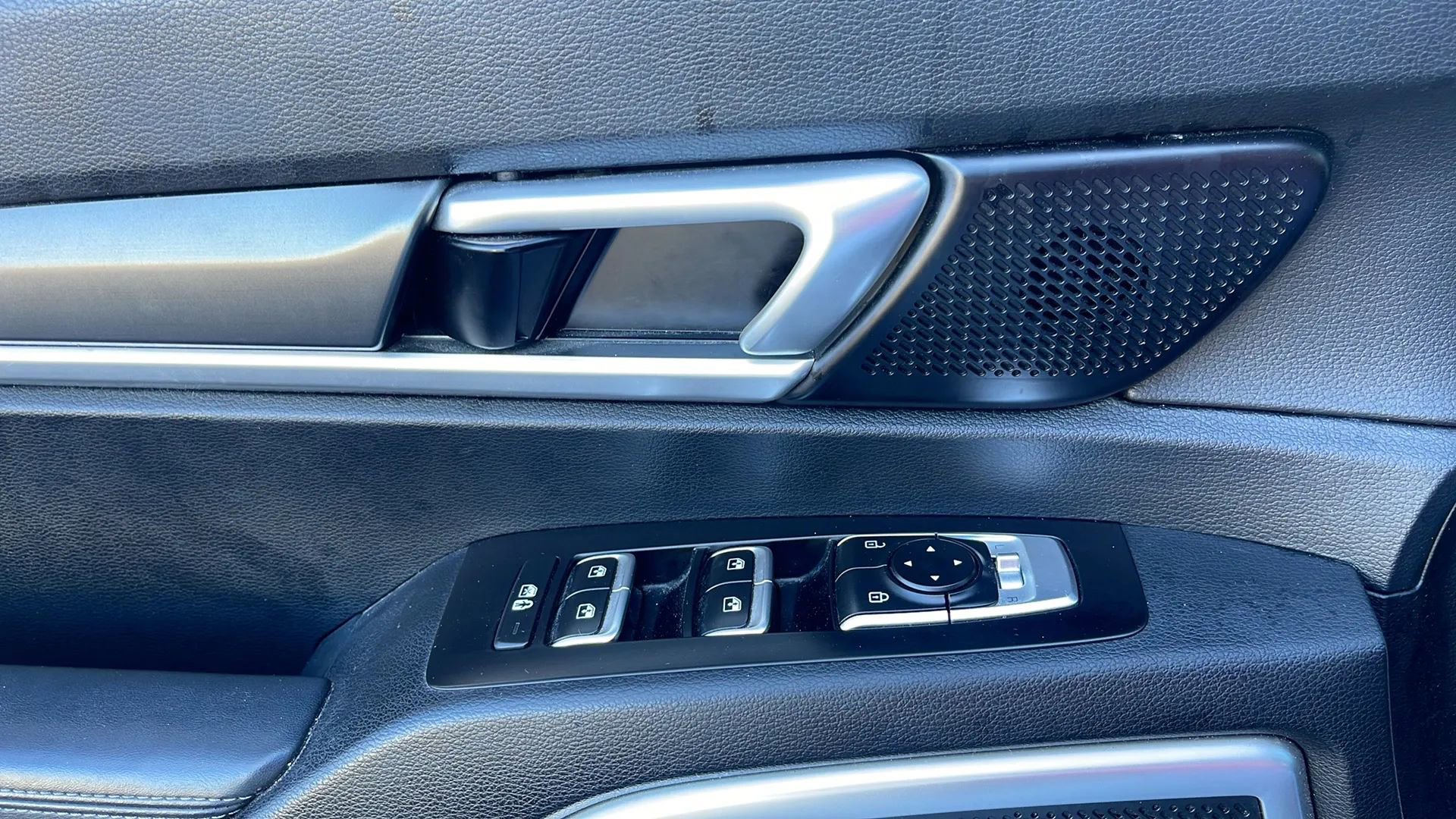 Used 2020 Kia Telluride S w/ S 8 Passenger Seating Package image 19