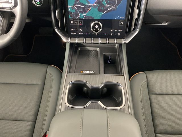 Used 2025 GMC Acadia AT4 AWD/4WD image 15