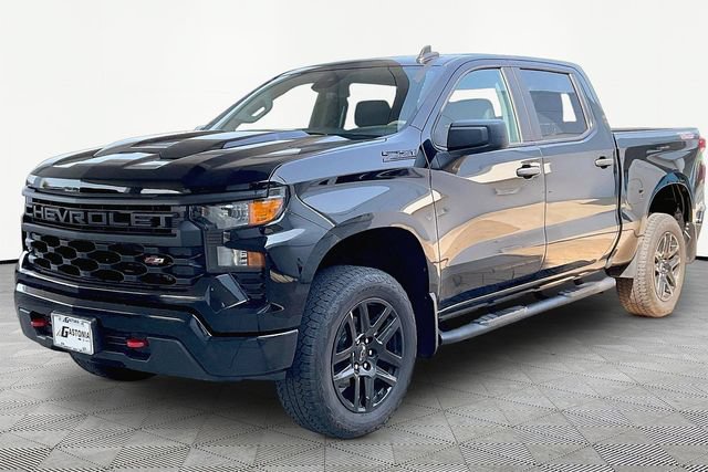 Used 2023 Chevrolet Silverado 1500 Custom Trail Boss w/ LPO, Dark Essentials Package AWD/4WD image 3