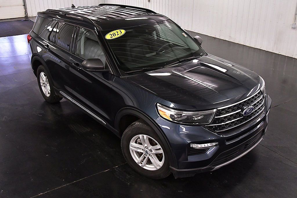 Used 2023 Ford Explorer XLT w/ Equipment Group 202A image 13