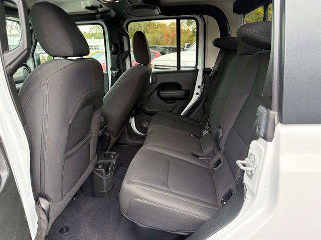 Certified 2021 Jeep Gladiator Willys image 14