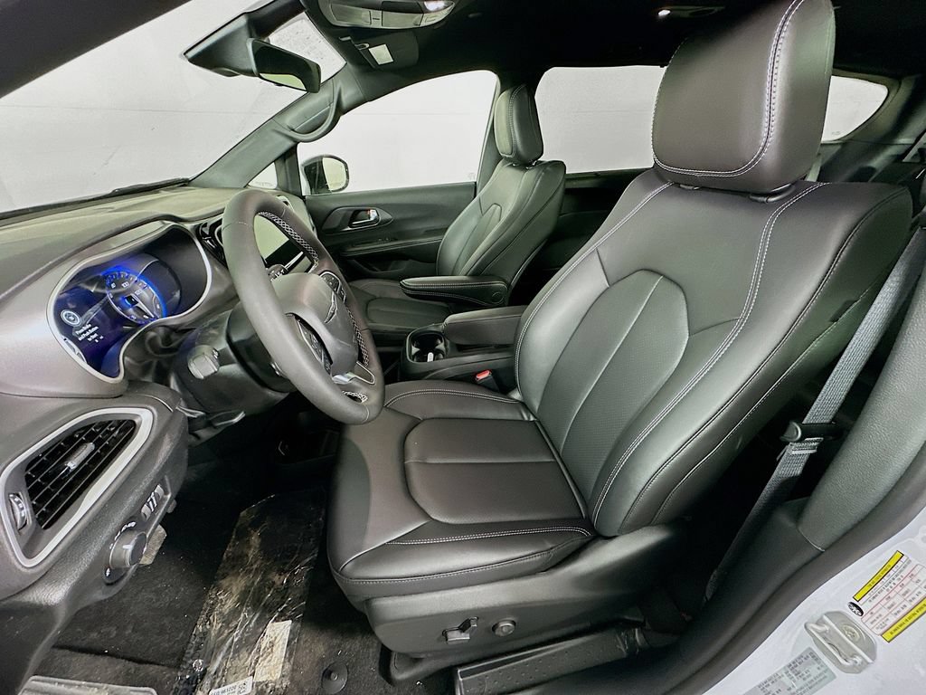 New 2026 Chrysler Voyager LX FWD image 27