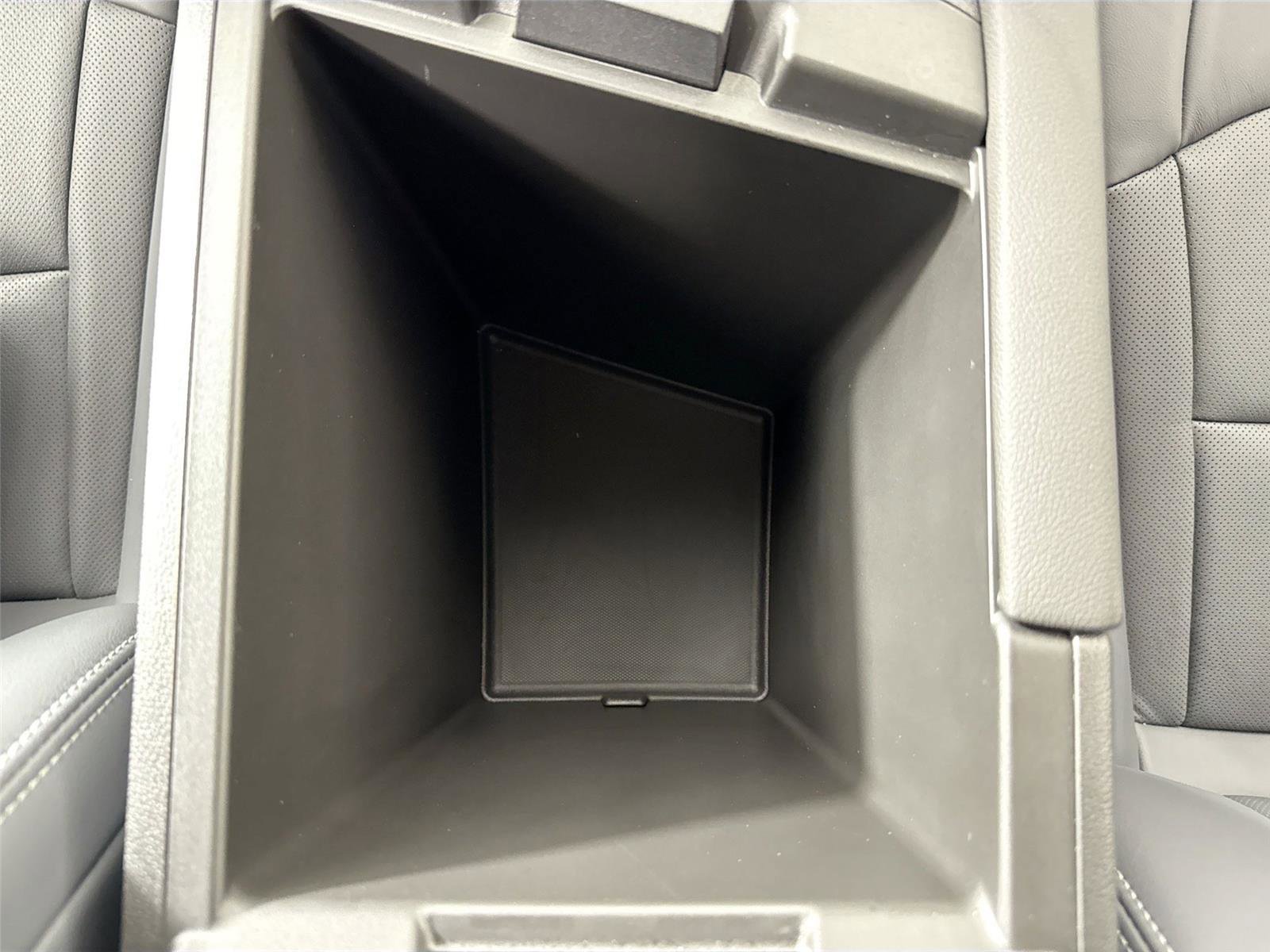 Used 2024 Buick Enclave Essence image 34