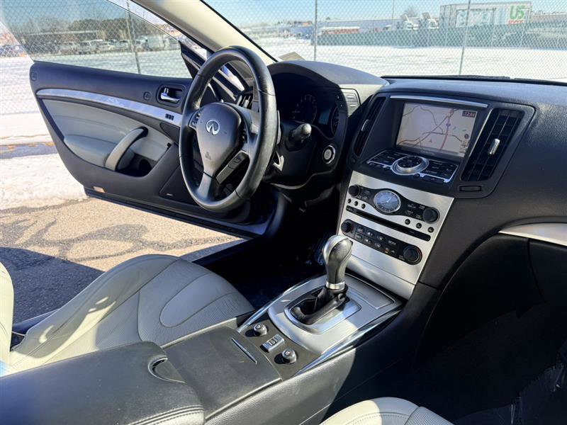 Used 2013 INFINITI G37 Sport w/ Premium Pkg RWD image 16