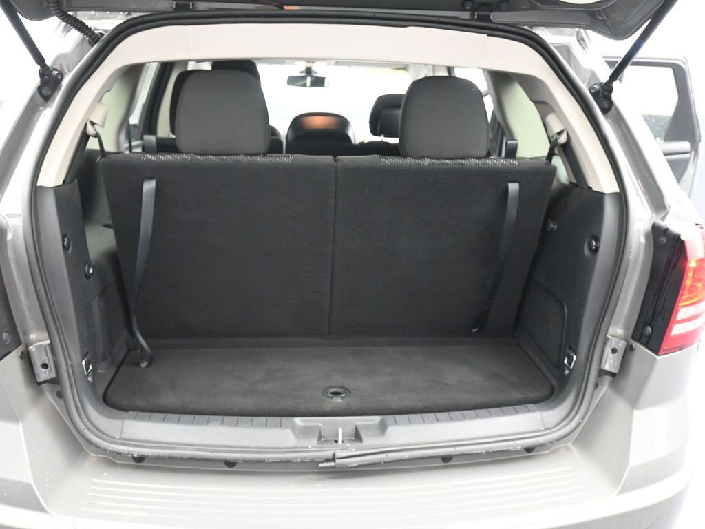Used 2019 Dodge Journey SE image 17