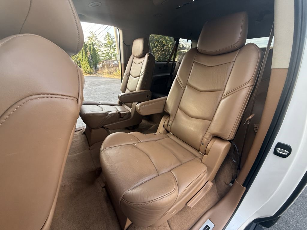 Used 2016 Cadillac Escalade ESV Platinum image 20