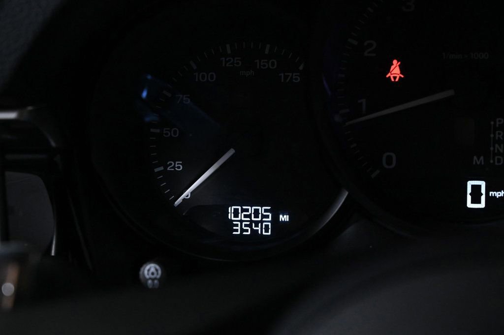 Certified 2024 Porsche Macan image 14