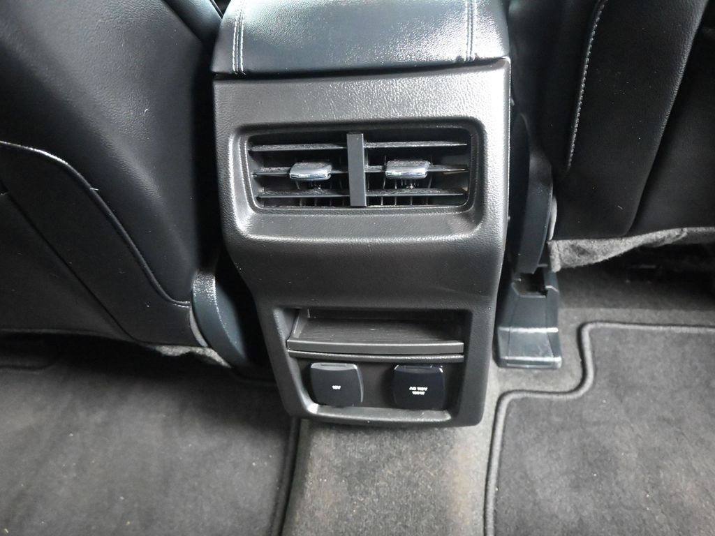 Used 2020 Ford Edge Titanium image 6