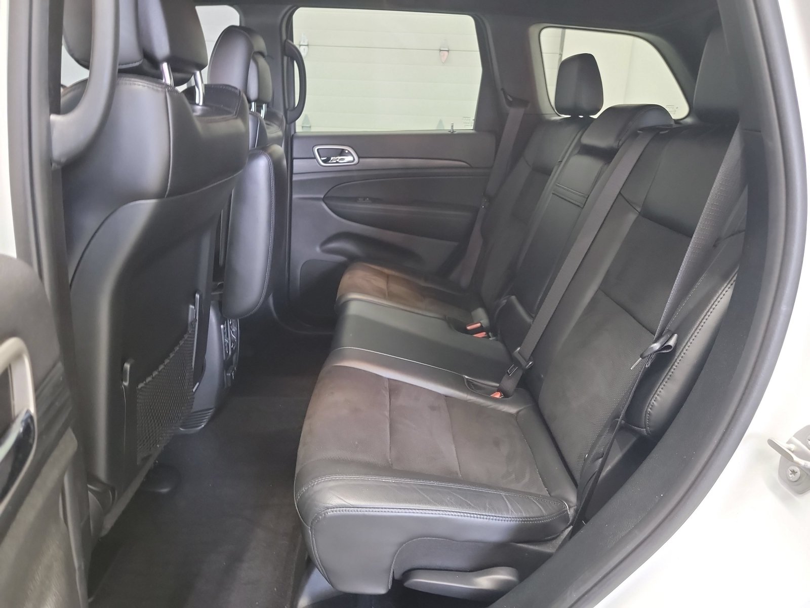 Used 2020 Jeep Grand Cherokee Altitude AWD/4WD image 28