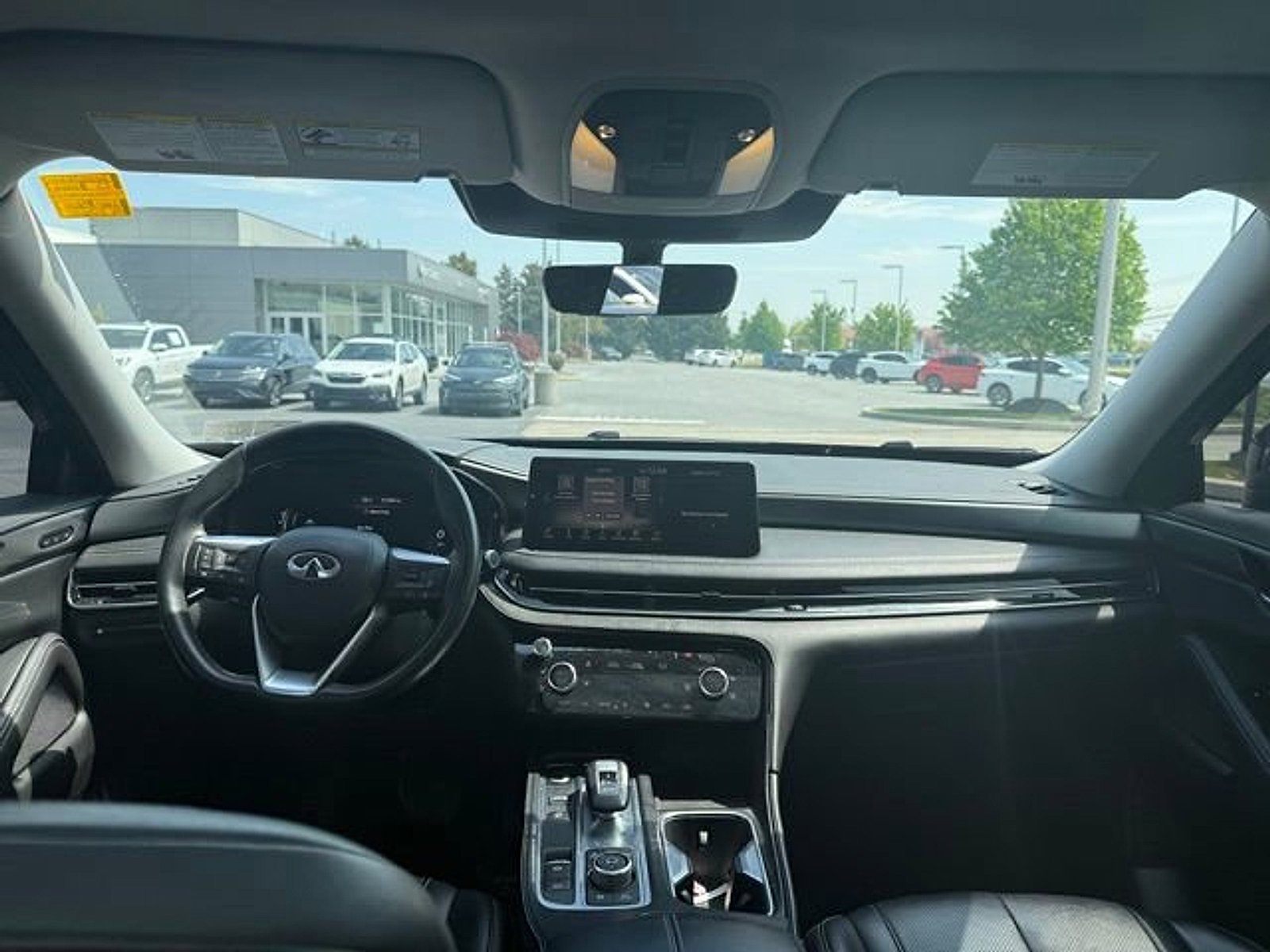 Certified 2023 INFINITI QX60 Luxe w/ Cargo Package AWD/4WD image 4