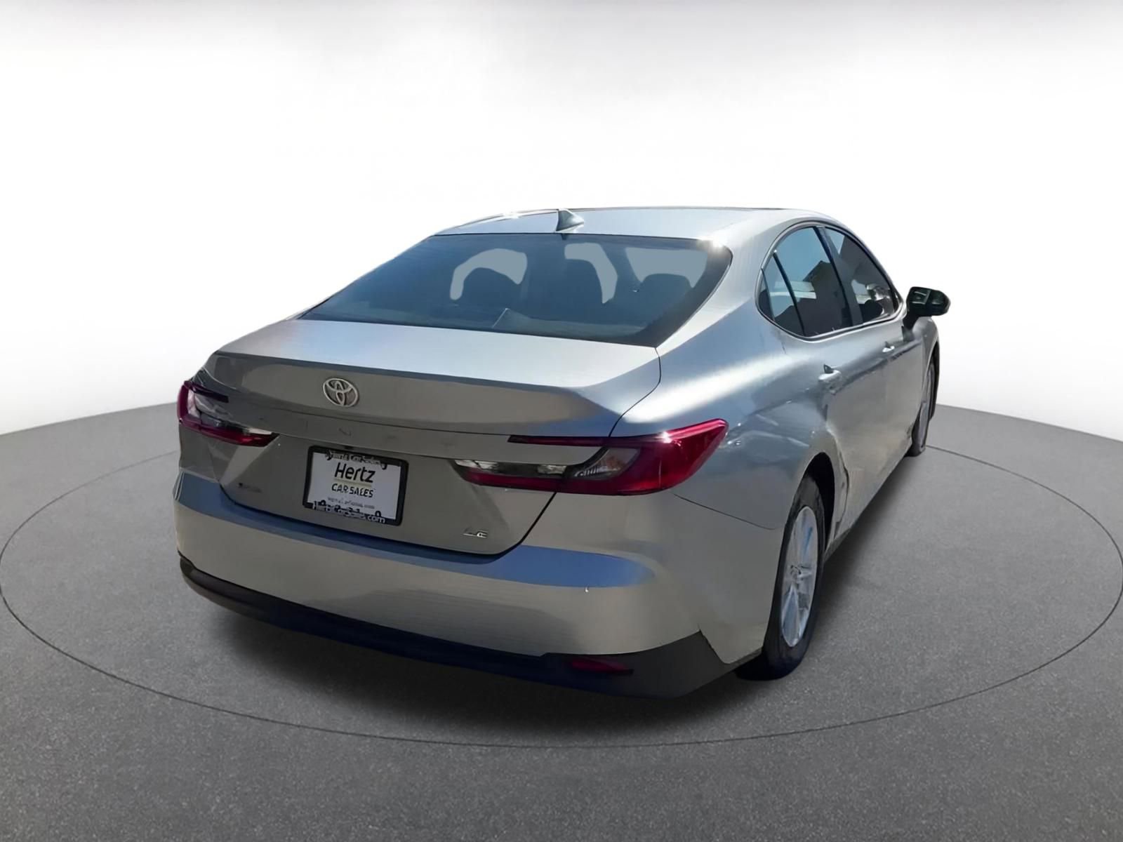 Used 2025 Toyota Camry LE image 15