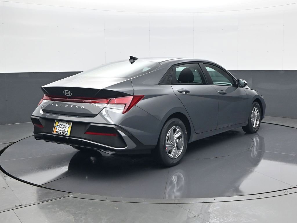 New 2026 Hyundai Elantra SE image 5