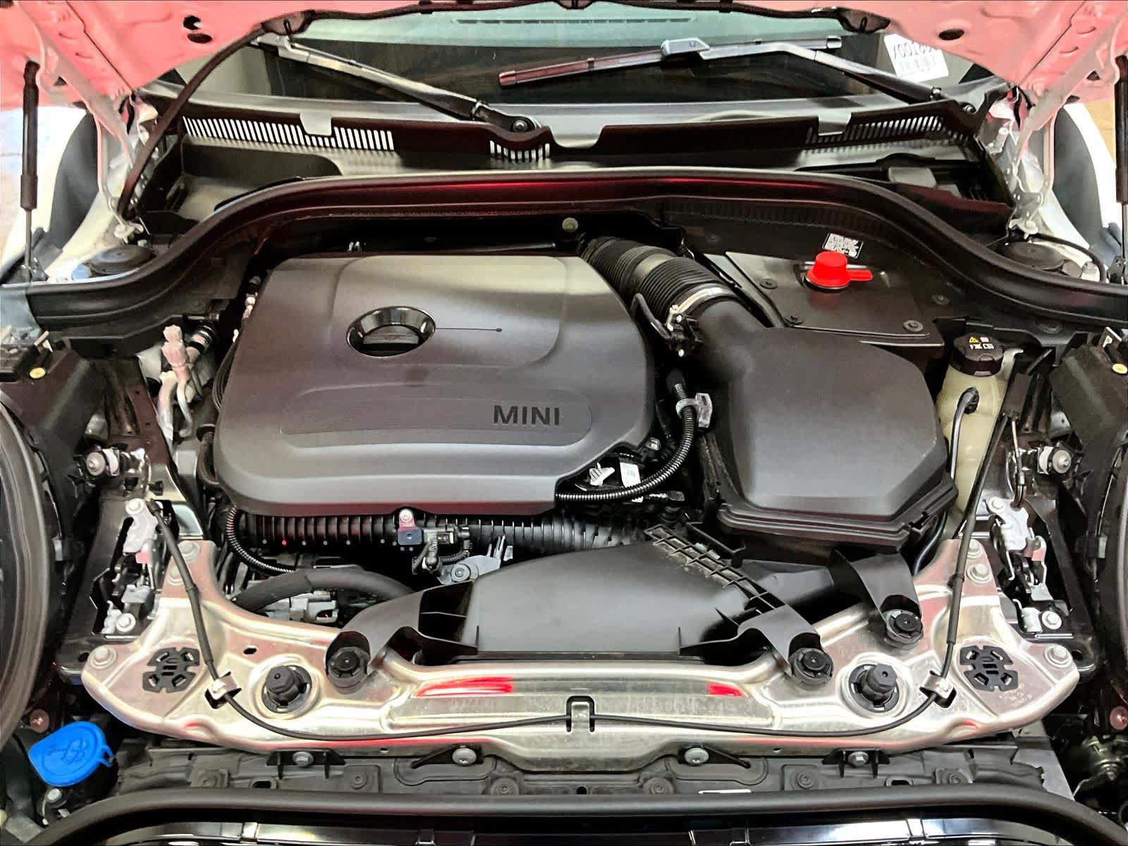 Used 2025 MINI Cooper 2-Door Hardtop FWD image 14