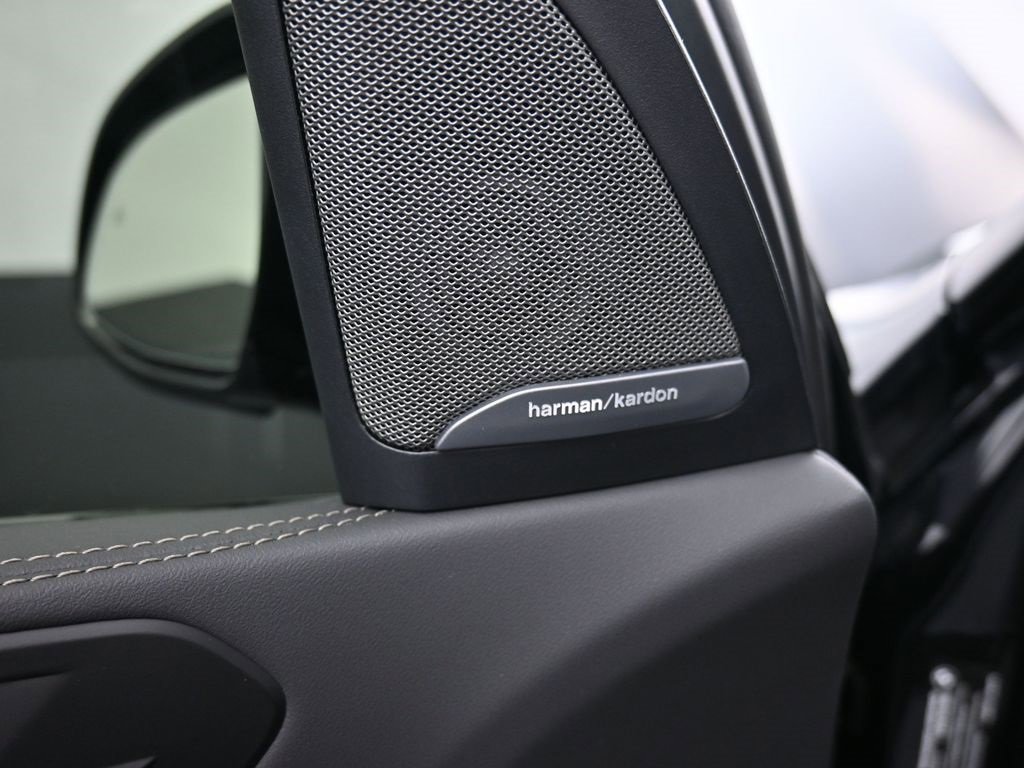 Used 2026 BMW X5 xDrive40i w/ M Sport Package image 10