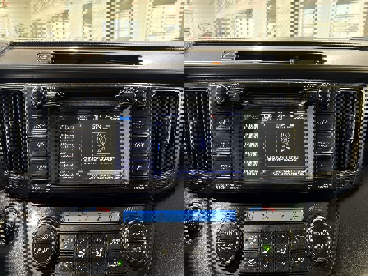 Used 2016 Toyota RAV4 SE image 16