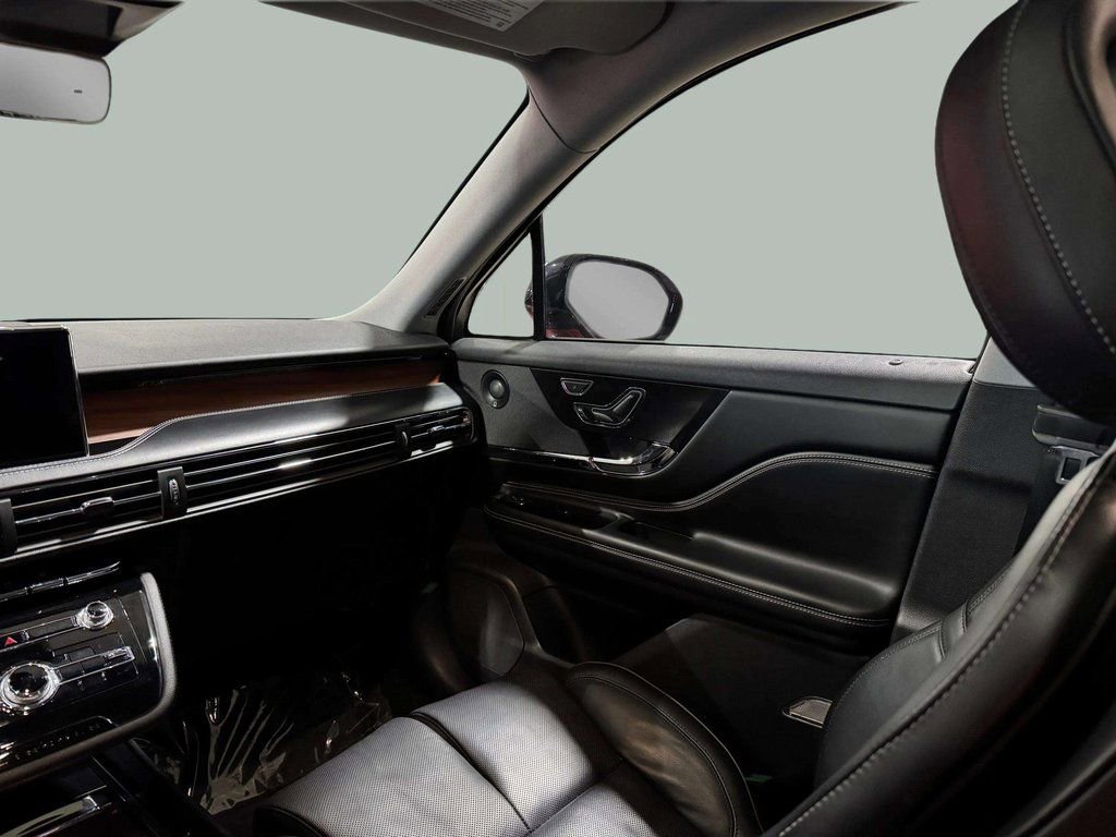 Used 2020 Lincoln Corsair Reserve w/ Equipment Group 202A image 23