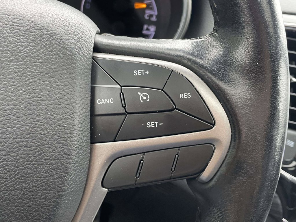 Certified 2020 Jeep Grand Cherokee Altitude AWD/4WD image 28